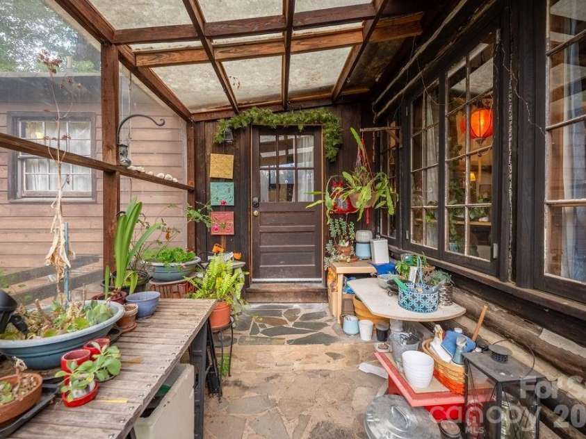2107 Mandarin Boulevard, Charlotte, NC 28205.  MLS# CAR4341340, YatesRealty ID 17003. Green house
