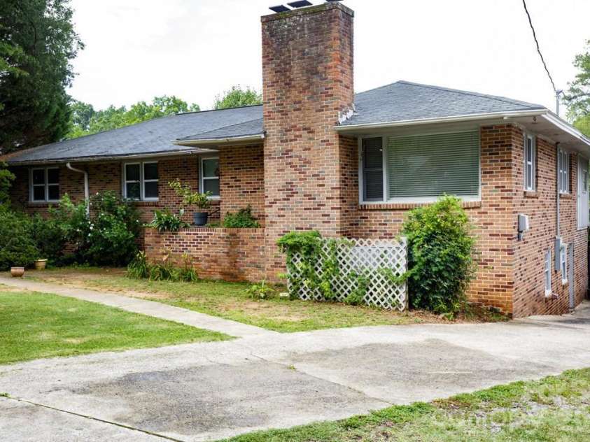 316 Catawba Avenue, Rock Hill, SC 29730.  MLS# CAR4386638, YatesRealty ID 17004. 