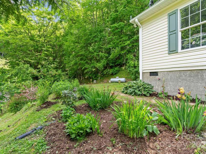 370 Fox Cove Road, Mars Hill, NC 28754.  MLS# CAR4260520, YatesRealty ID 17004. Front