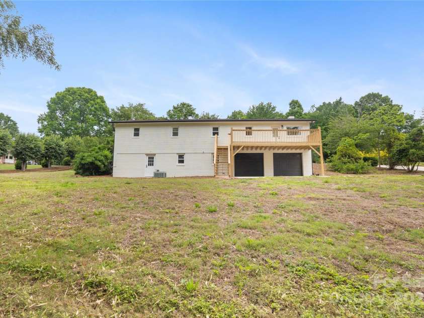 1904 27th Avenue Drive, Hickory, NC 28601.  MLS# CAR4247180, YatesRealty ID 17005. Prepare to be impressed!