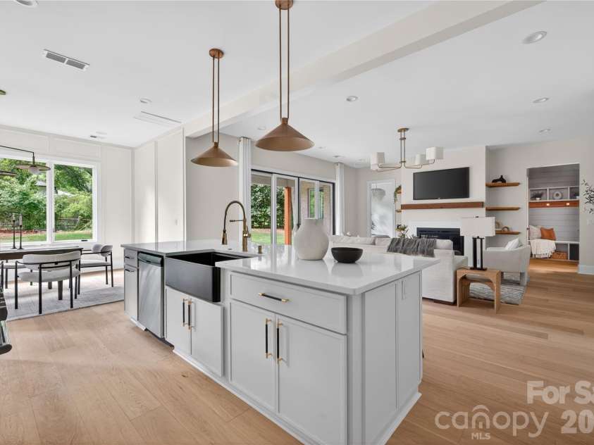 1600 Barden Road, Charlotte, NC 28226.  MLS# CAR4375466, YatesRealty ID 17006. 