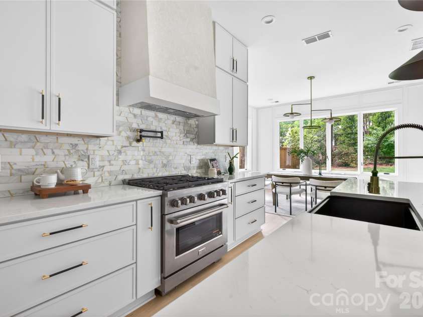 1600 Barden Road, Charlotte, NC 28226.  MLS# CAR4375466, YatesRealty ID 17006. 