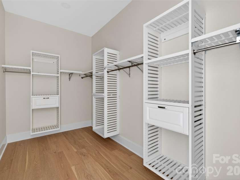 1600 Barden Road, Charlotte, NC 28226.  MLS# CAR4375466, YatesRealty ID 17006. 