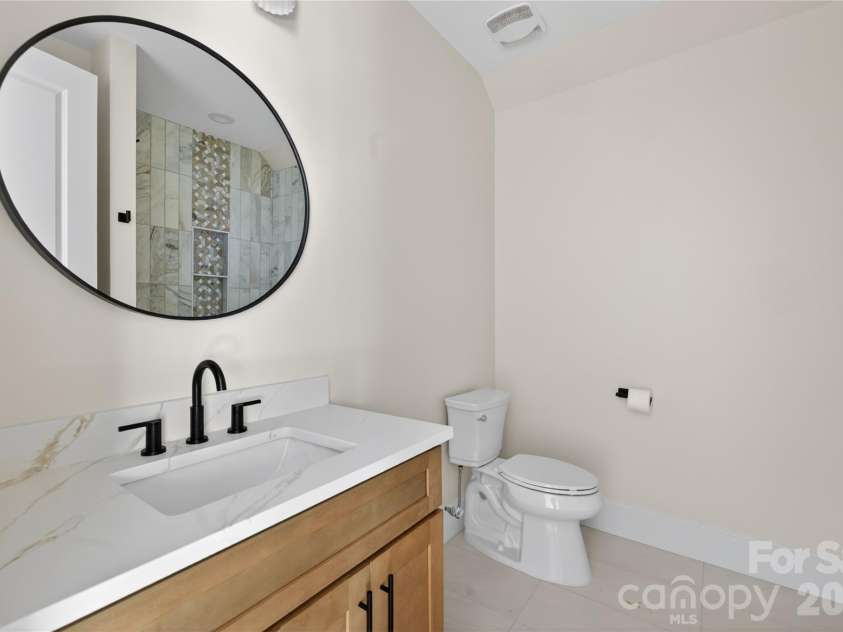 1600 Barden Road, Charlotte, NC 28226.  MLS# CAR4375466, YatesRealty ID 17006. 