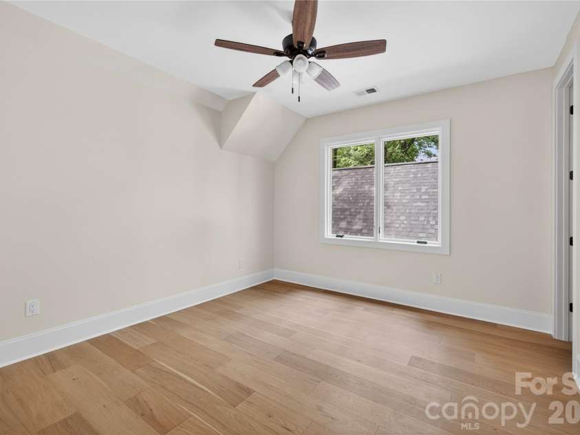 1600 Barden Road, Charlotte, NC 28226.  MLS# CAR4375466, YatesRealty ID 17006. 