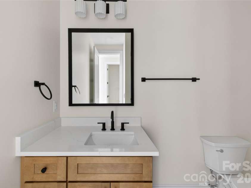 1600 Barden Road, Charlotte, NC 28226.  MLS# CAR4375466, YatesRealty ID 17006. 