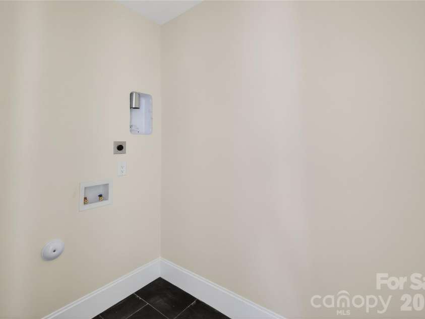 1600 Barden Road, Charlotte, NC 28226.  MLS# CAR4375466, YatesRealty ID 17006. 