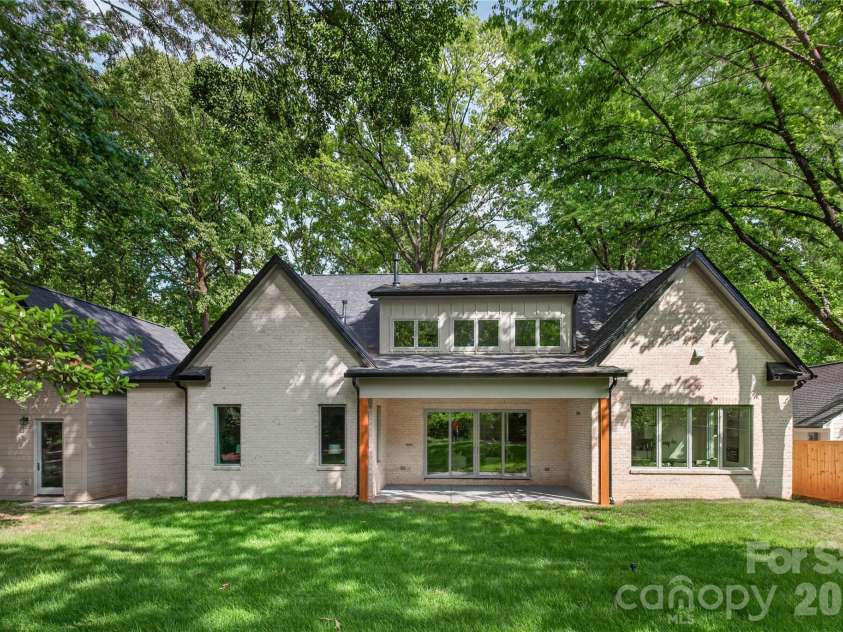 1600 Barden Road, Charlotte, NC 28226.  MLS# CAR4375466, YatesRealty ID 17006. 