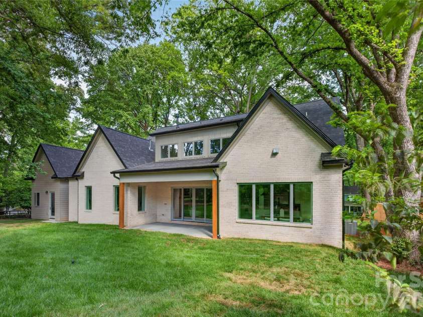 1600 Barden Road, Charlotte, NC 28226.  MLS# CAR4375466, YatesRealty ID 17006. 