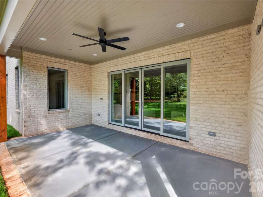 1600 Barden Road, Charlotte, NC 28226.  MLS# CAR4375466, YatesRealty ID 17006. 
