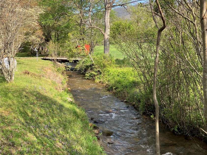 45 Old Cove Road, Sylva, NC 28779.  MLS# CAR4259055, YatesRealty ID 17007. 