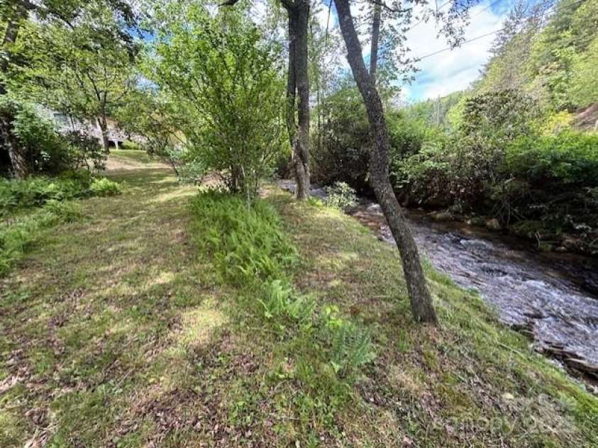 45 Old Cove Road, Sylva, NC 28779.  MLS# CAR4259055, YatesRealty ID 17007. 