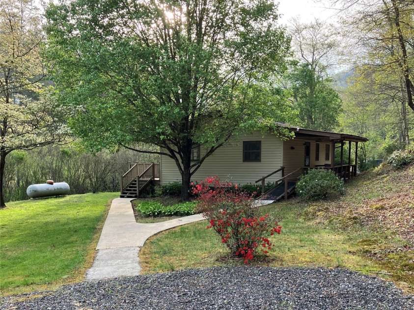45 Old Cove Road, Sylva, NC 28779.  MLS# CAR4259055, YatesRealty ID 17007. 