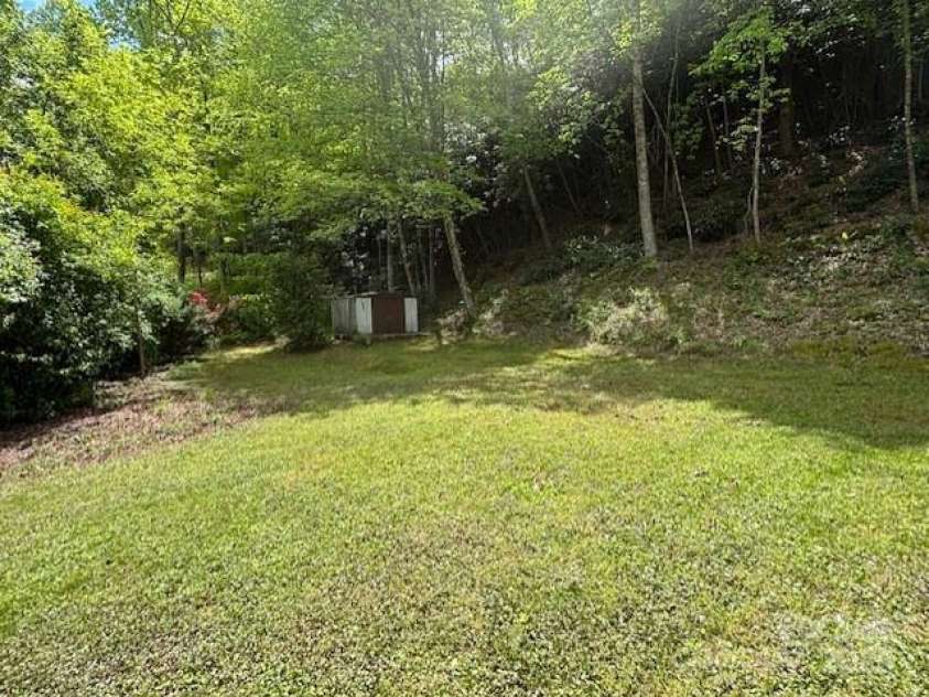 45 Old Cove Road, Sylva, NC 28779.  MLS# CAR4259055, YatesRealty ID 17007. 