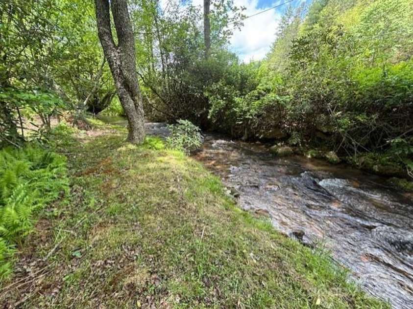 45 Old Cove Road, Sylva, NC 28779.  MLS# CAR4259055, YatesRealty ID 17007. 