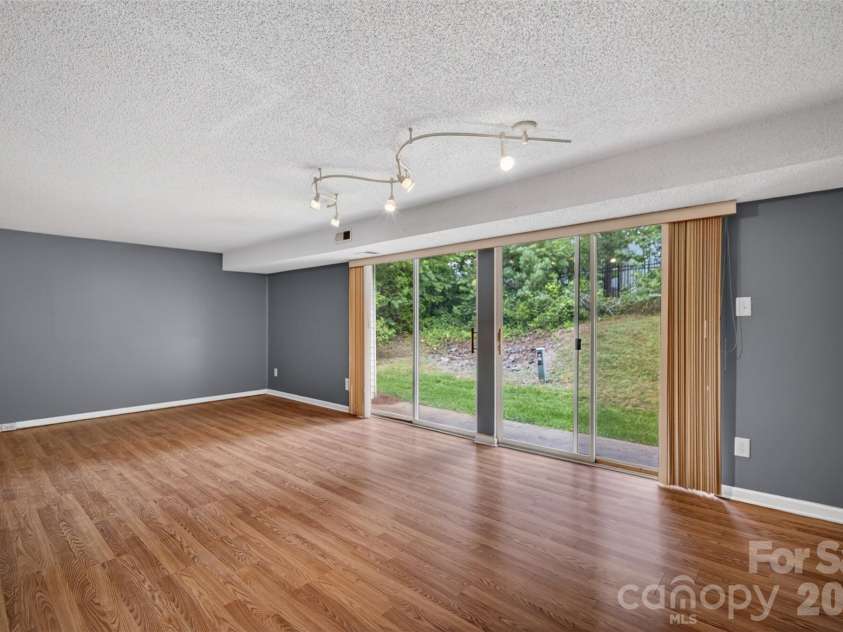 9405 Old Concord Road, Charlotte, NC 28213.  MLS# CAR4376328, YatesRealty ID 17007. 
