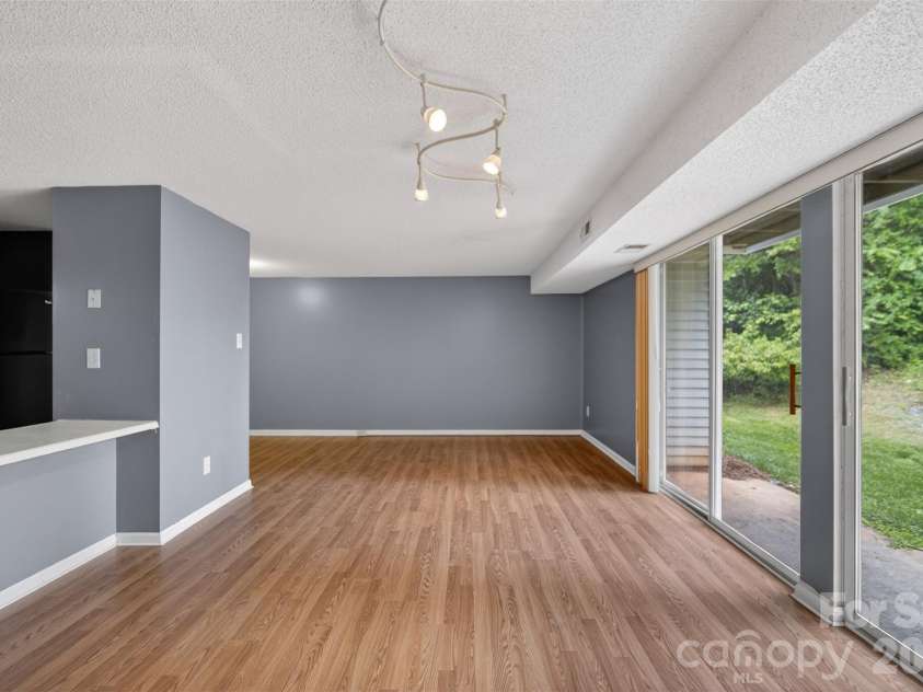 9405 Old Concord Road, Charlotte, NC 28213.  MLS# CAR4376328, YatesRealty ID 17007. 
