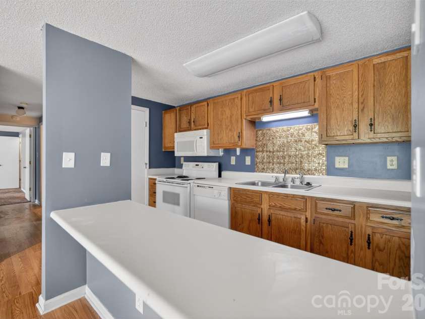 9405 Old Concord Road, Charlotte, NC 28213.  MLS# CAR4376328, YatesRealty ID 17007. 