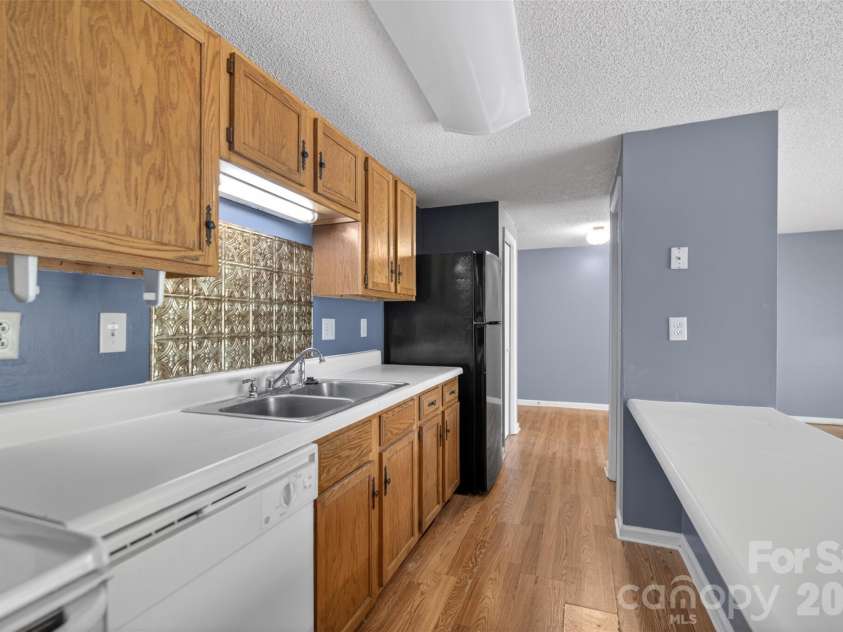 9405 Old Concord Road, Charlotte, NC 28213.  MLS# CAR4376328, YatesRealty ID 17007. 