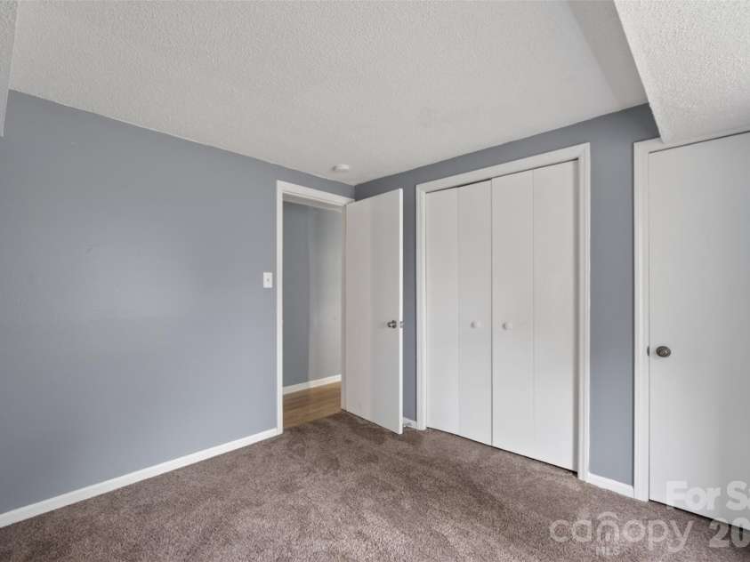 9405 Old Concord Road, Charlotte, NC 28213.  MLS# CAR4376328, YatesRealty ID 17007. 
