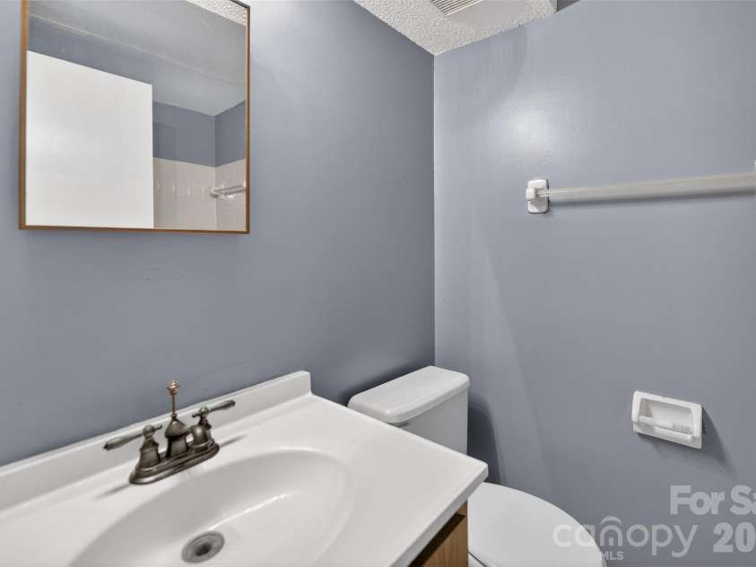 9405 Old Concord Road, Charlotte, NC 28213.  MLS# CAR4376328, YatesRealty ID 17007. 