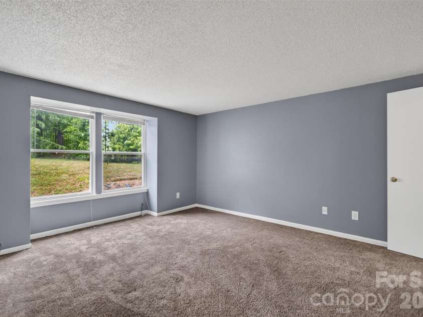 9405 Old Concord Road, Charlotte, NC 28213.  MLS# CAR4376328, YatesRealty ID 17007. 