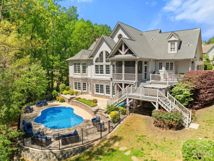 7601 Crossing Ridge Drive, Belews Creek, NC 27009.  MLS# CAR4375208, YatesRealty ID 17008. 