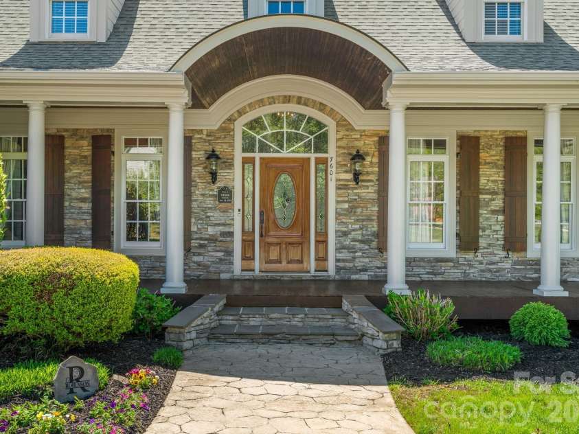7601 Crossing Ridge Drive, Belews Creek, NC 27009.  MLS# CAR4375208, YatesRealty ID 17008. 