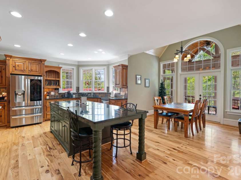 7601 Crossing Ridge Drive, Belews Creek, NC 27009.  MLS# CAR4375208, YatesRealty ID 17008. 