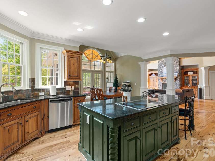 7601 Crossing Ridge Drive, Belews Creek, NC 27009.  MLS# CAR4375208, YatesRealty ID 17008. 