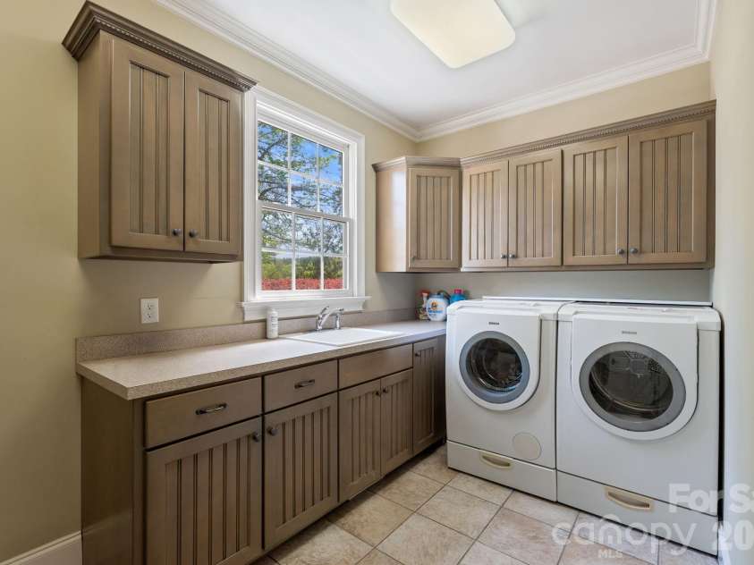 7601 Crossing Ridge Drive, Belews Creek, NC 27009.  MLS# CAR4375208, YatesRealty ID 17008. 