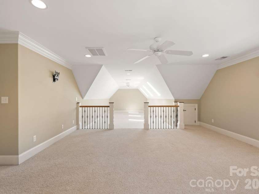 7601 Crossing Ridge Drive, Belews Creek, NC 27009.  MLS# CAR4375208, YatesRealty ID 17008. 