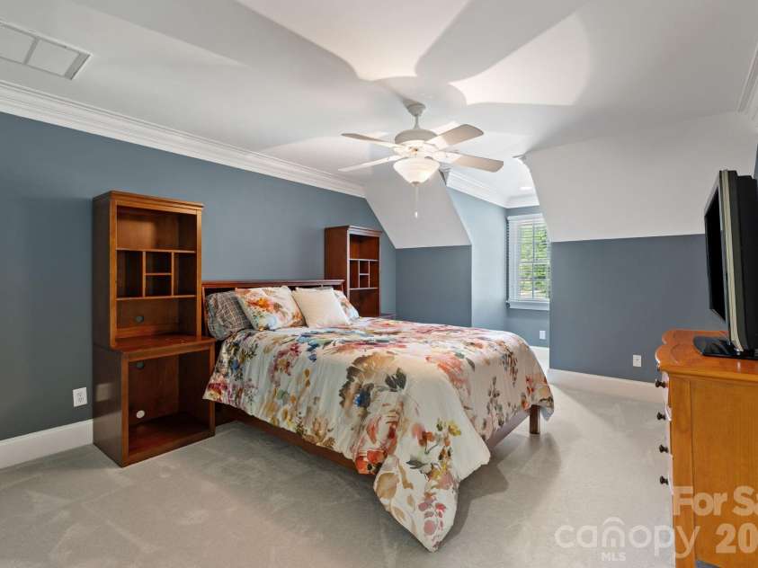 7601 Crossing Ridge Drive, Belews Creek, NC 27009.  MLS# CAR4375208, YatesRealty ID 17008. 