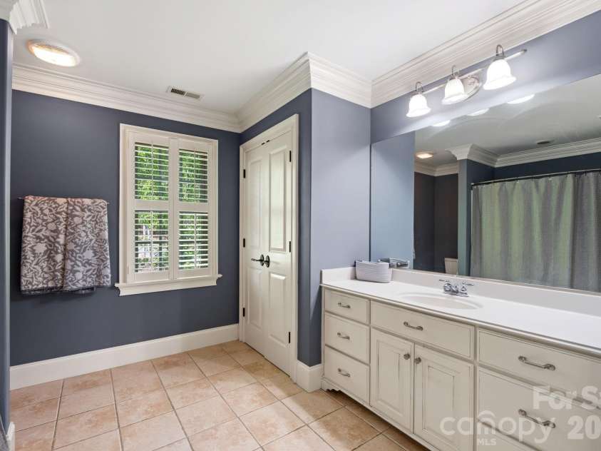 7601 Crossing Ridge Drive, Belews Creek, NC 27009.  MLS# CAR4375208, YatesRealty ID 17008. 