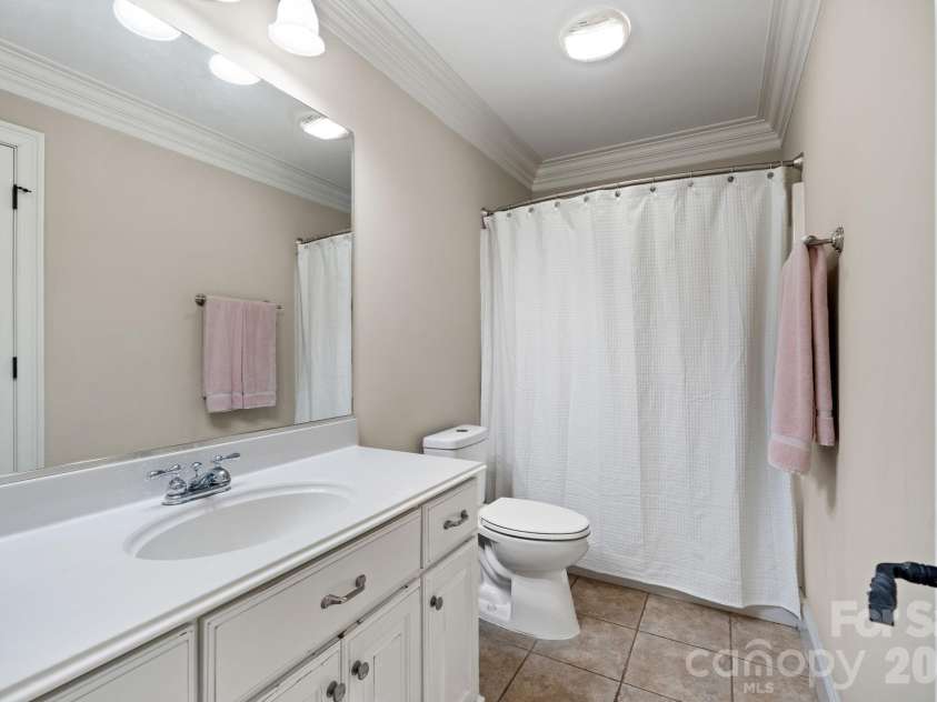 7601 Crossing Ridge Drive, Belews Creek, NC 27009.  MLS# CAR4375208, YatesRealty ID 17008. 