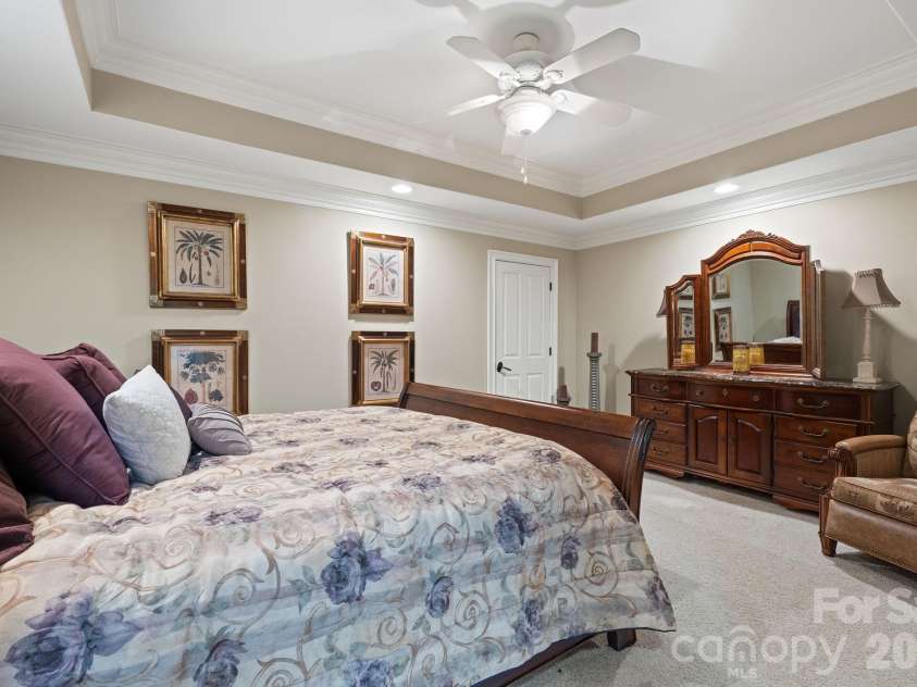 7601 Crossing Ridge Drive, Belews Creek, NC 27009.  MLS# CAR4375208, YatesRealty ID 17008. 