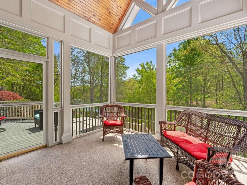 7601 Crossing Ridge Drive, Belews Creek, NC 27009.  MLS# CAR4375208, YatesRealty ID 17008. 
