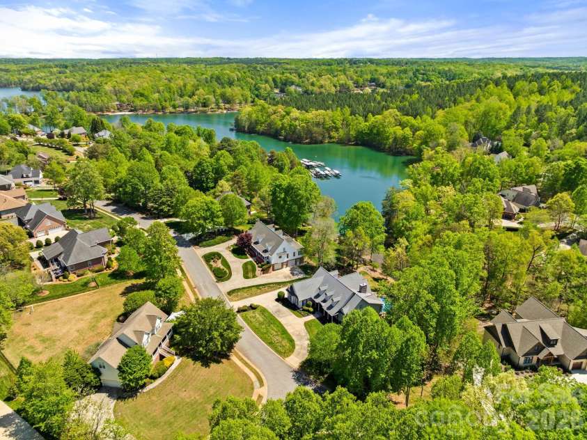 7601 Crossing Ridge Drive, Belews Creek, NC 27009.  MLS# CAR4375208, YatesRealty ID 17008. 