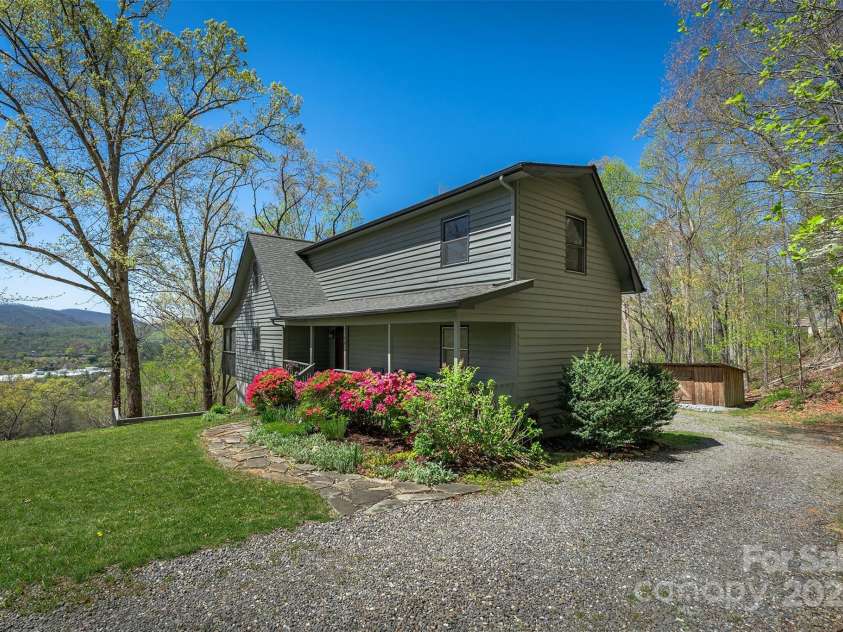 54 Jazaka Ridge Ridge, Swannanoa, NC 28778.  MLS# CAR4247960, YatesRealty ID 17009. 
