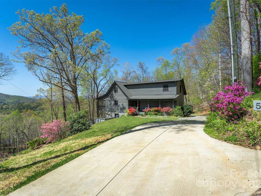 54 Jazaka Ridge Ridge, Swannanoa, NC 28778.  MLS# CAR4247960, YatesRealty ID 17009. 