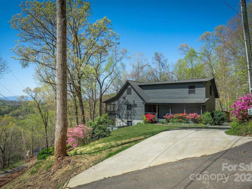 54 Jazaka Ridge Ridge, Swannanoa, NC 28778.  MLS# CAR4247960, YatesRealty ID 17009. 