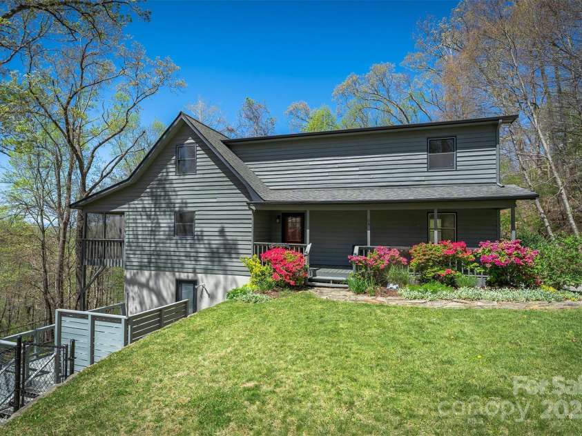 54 Jazaka Ridge Ridge, Swannanoa, NC 28778.  MLS# CAR4247960, YatesRealty ID 17009. 