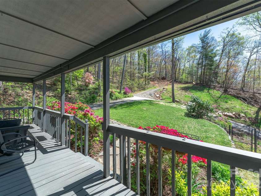 54 Jazaka Ridge Ridge, Swannanoa, NC 28778.  MLS# CAR4247960, YatesRealty ID 17009. 