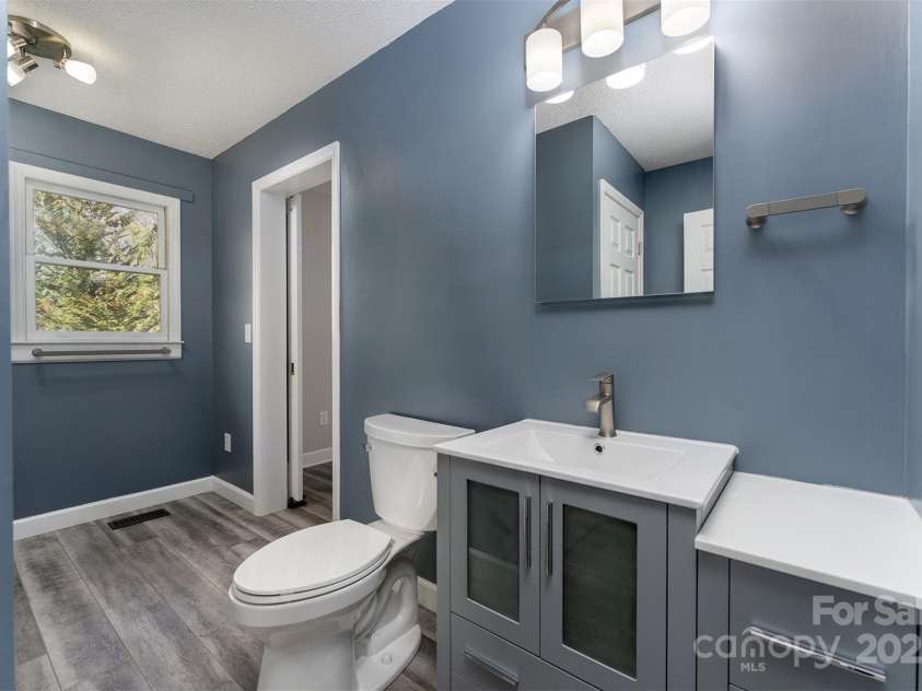 54 Jazaka Ridge Ridge, Swannanoa, NC 28778.  MLS# CAR4247960, YatesRealty ID 17009. 