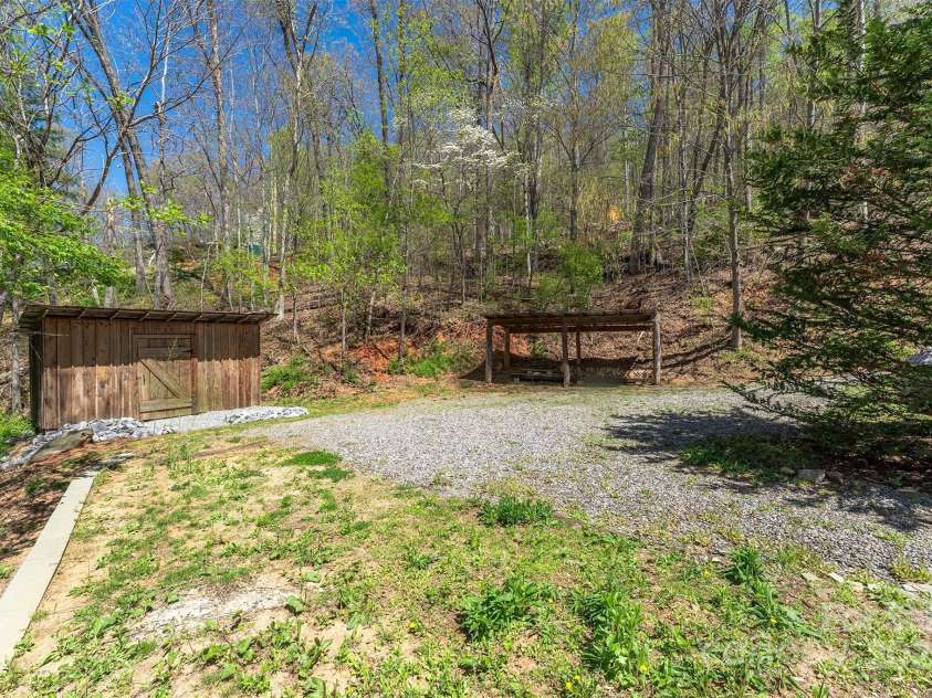 54 Jazaka Ridge Ridge, Swannanoa, NC 28778.  MLS# CAR4247960, YatesRealty ID 17009. 