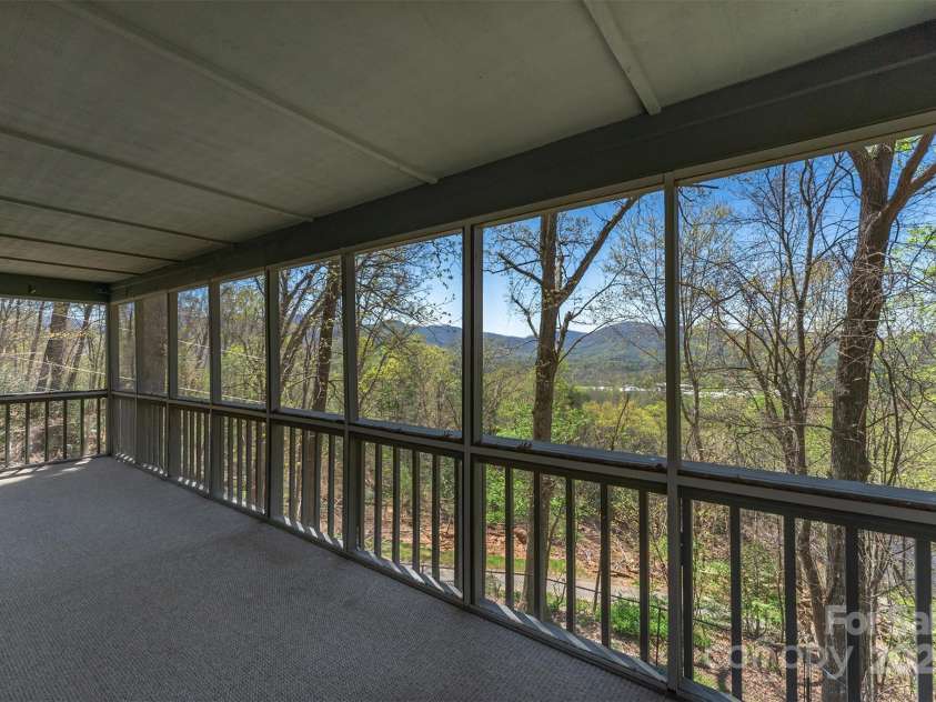 54 Jazaka Ridge Ridge, Swannanoa, NC 28778.  MLS# CAR4247960, YatesRealty ID 17009. 