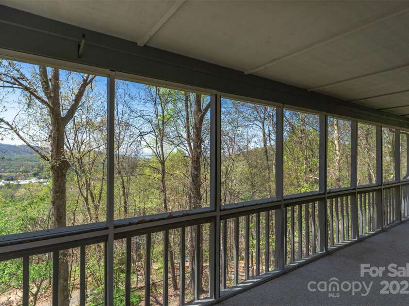 54 Jazaka Ridge Ridge, Swannanoa, NC 28778.  MLS# CAR4247960, YatesRealty ID 17009. 