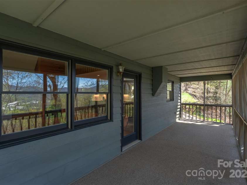 54 Jazaka Ridge Ridge, Swannanoa, NC 28778.  MLS# CAR4247960, YatesRealty ID 17009. 