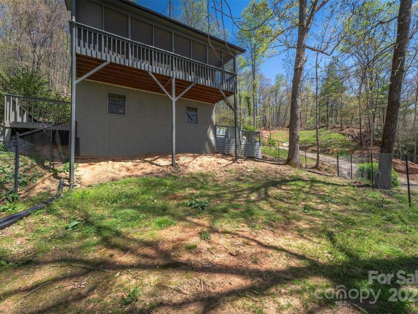 54 Jazaka Ridge Ridge, Swannanoa, NC 28778.  MLS# CAR4247960, YatesRealty ID 17009. 