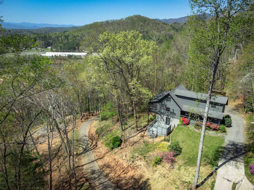 54 Jazaka Ridge Ridge, Swannanoa, NC 28778.  MLS# CAR4247960, YatesRealty ID 17009. 